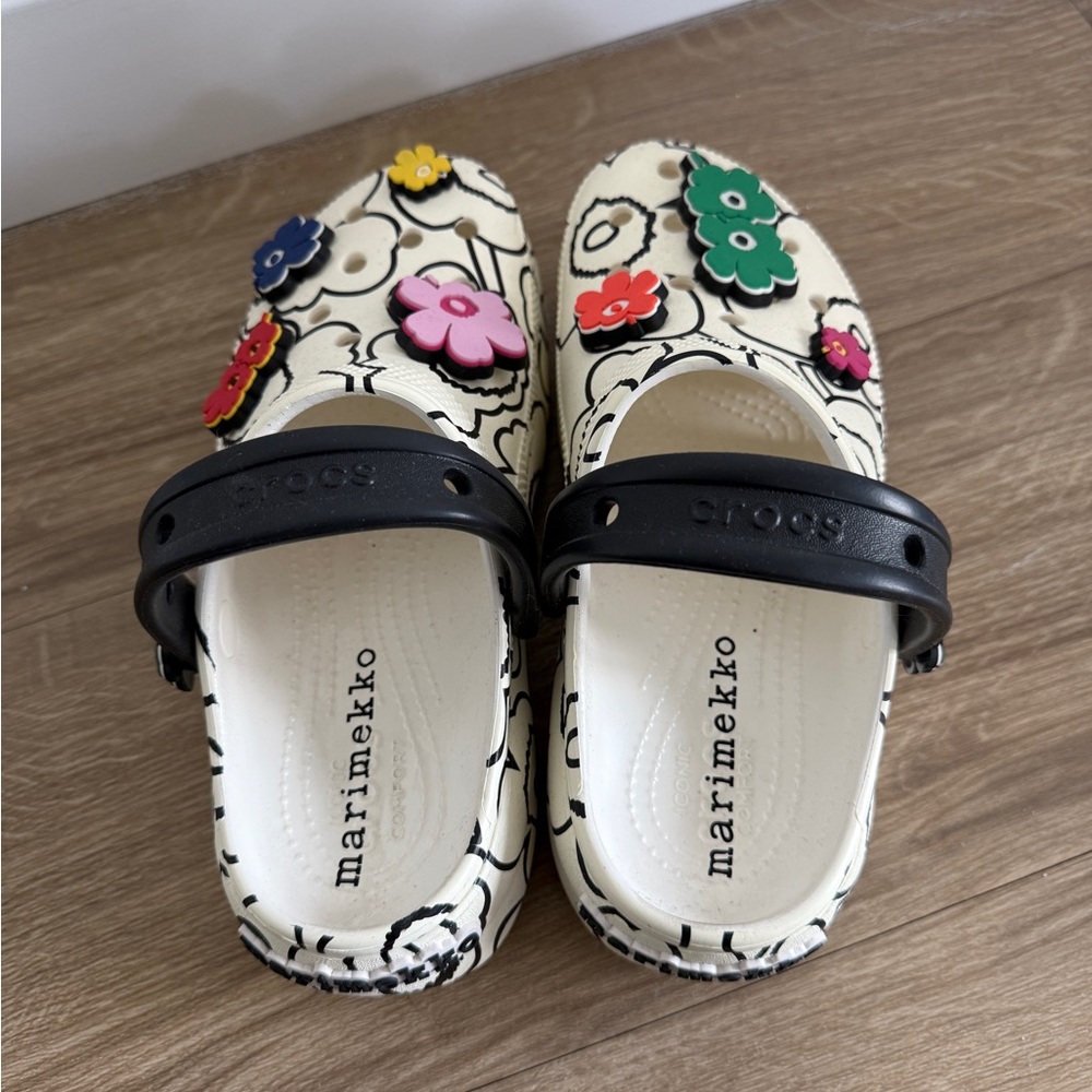 CROCS Cream and Black Floral Clogs - Picture 4 of 4